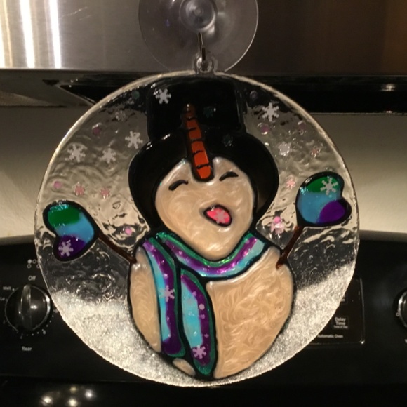Hand painted Stained glass Snowman catching a snowflake - Picture 2 of 3
